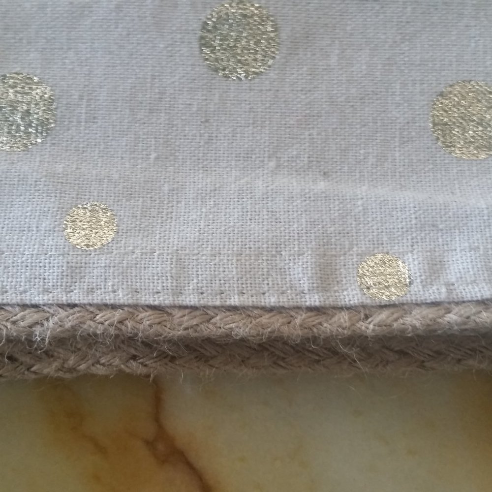 GOLD DOTTED TABLE RUNNER - Picture 2 of 2